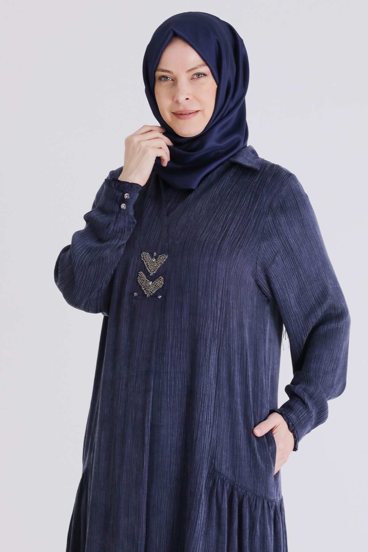 Behrem Yakalı İşlemeli Elbise - LYN04392 Lacivert