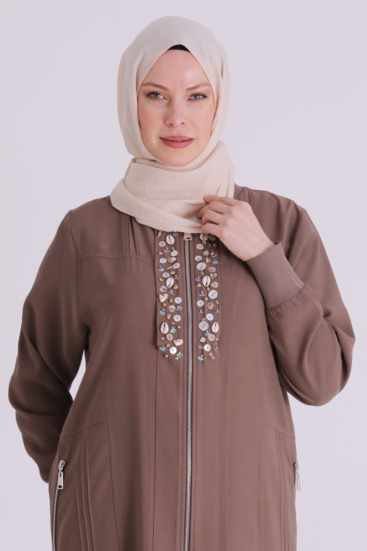 Behrem Boncuk Düğme İşlemeli Kap- LYN04438 Kahve