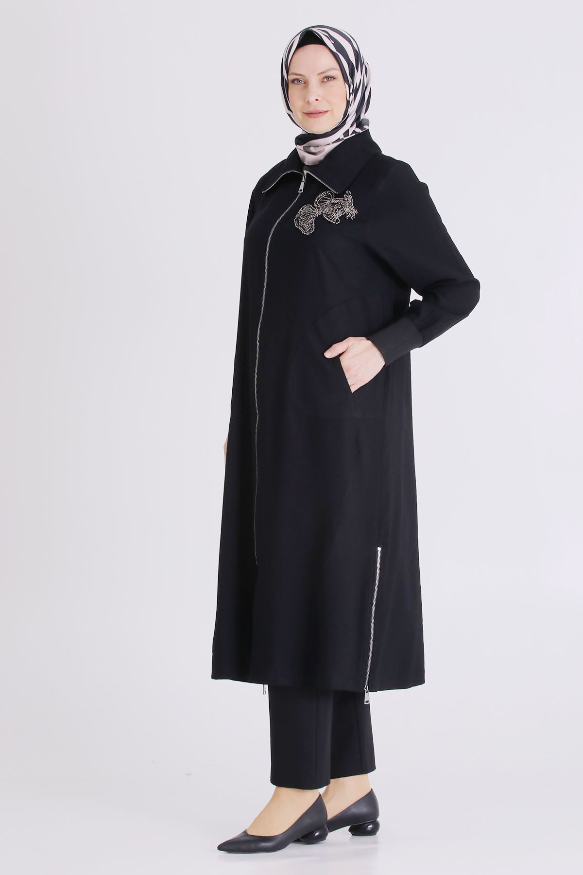 Behrem İşlemeli Fermuarlı Kap- LYN04446 Siyah