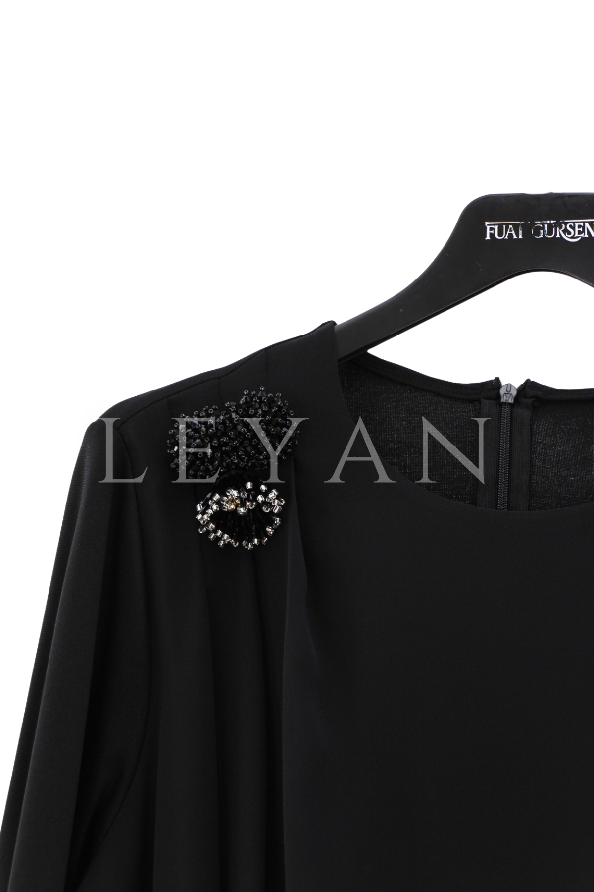 Fuat Gürşen Broşlu Şifonlu Bluz- LYN04501 Siyah