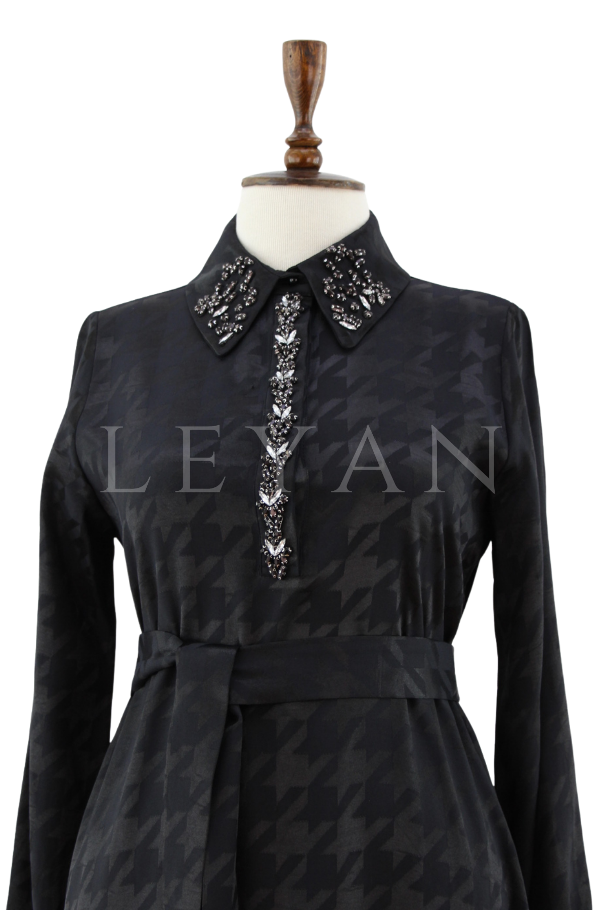 Orhan Yakası Taşlı Elbise-LYN04627 Siyah