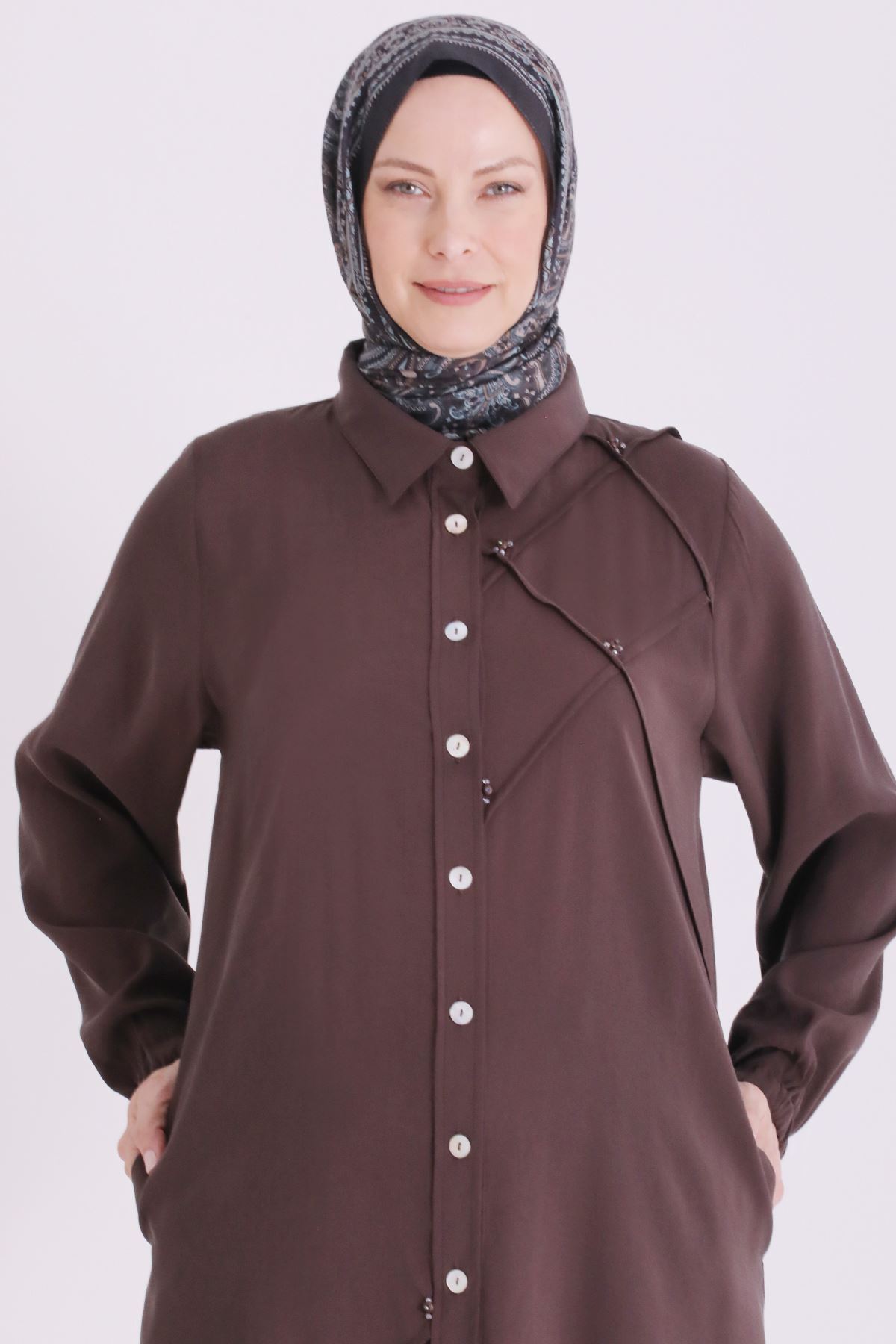 Behrem İşlemeli Nervürlü Ferace- LYN04667 Kahve