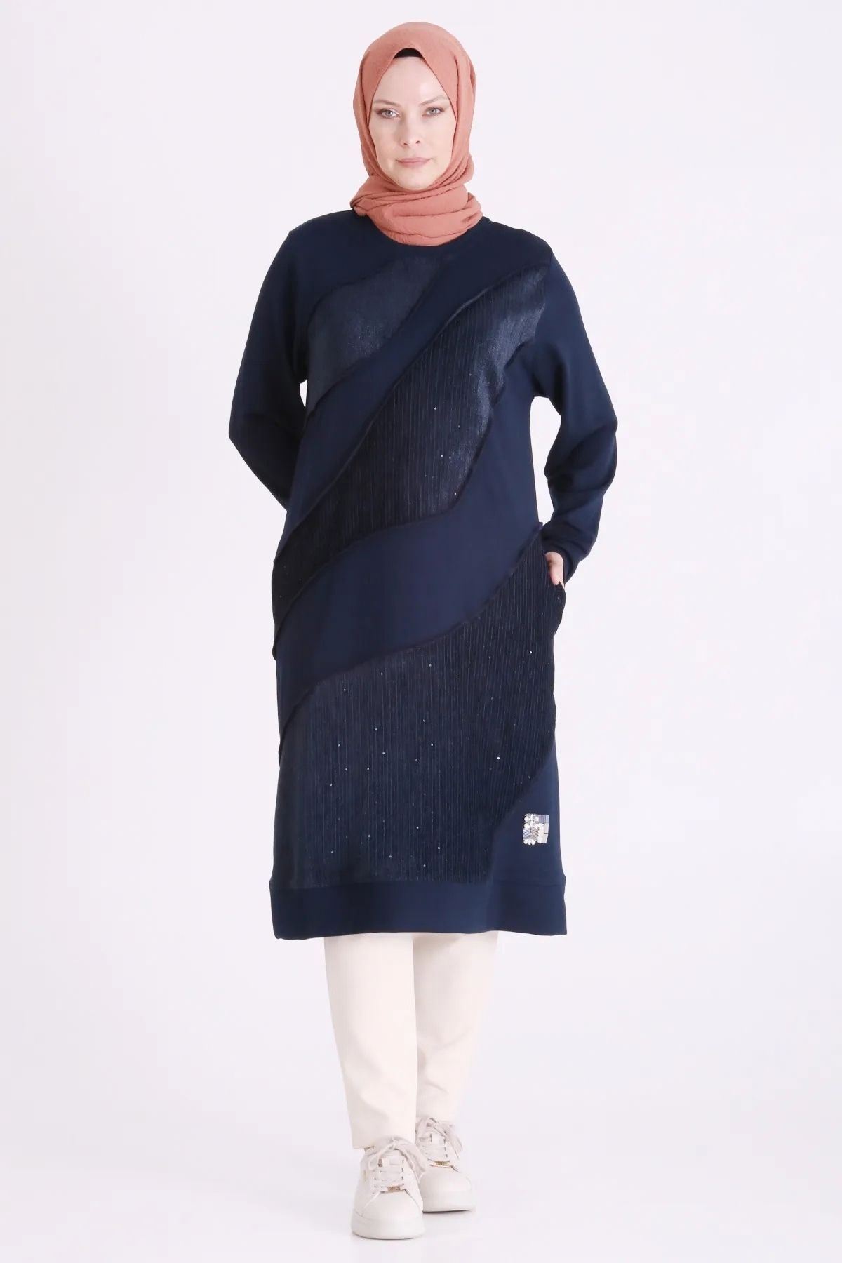 Behrem Kadife Ve Taş Detaylı Tunik-LYN04733 Lacivert